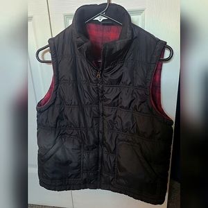 Boy's zip up puffy vest. MED 12/14. Black